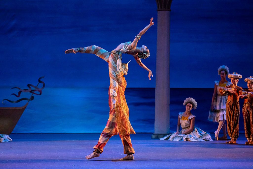 Los Angeles Ballet's Nutcracker - Jasmine Perry and Joshua Brown in The Nutcracker; Photo: Reed Hutchinson