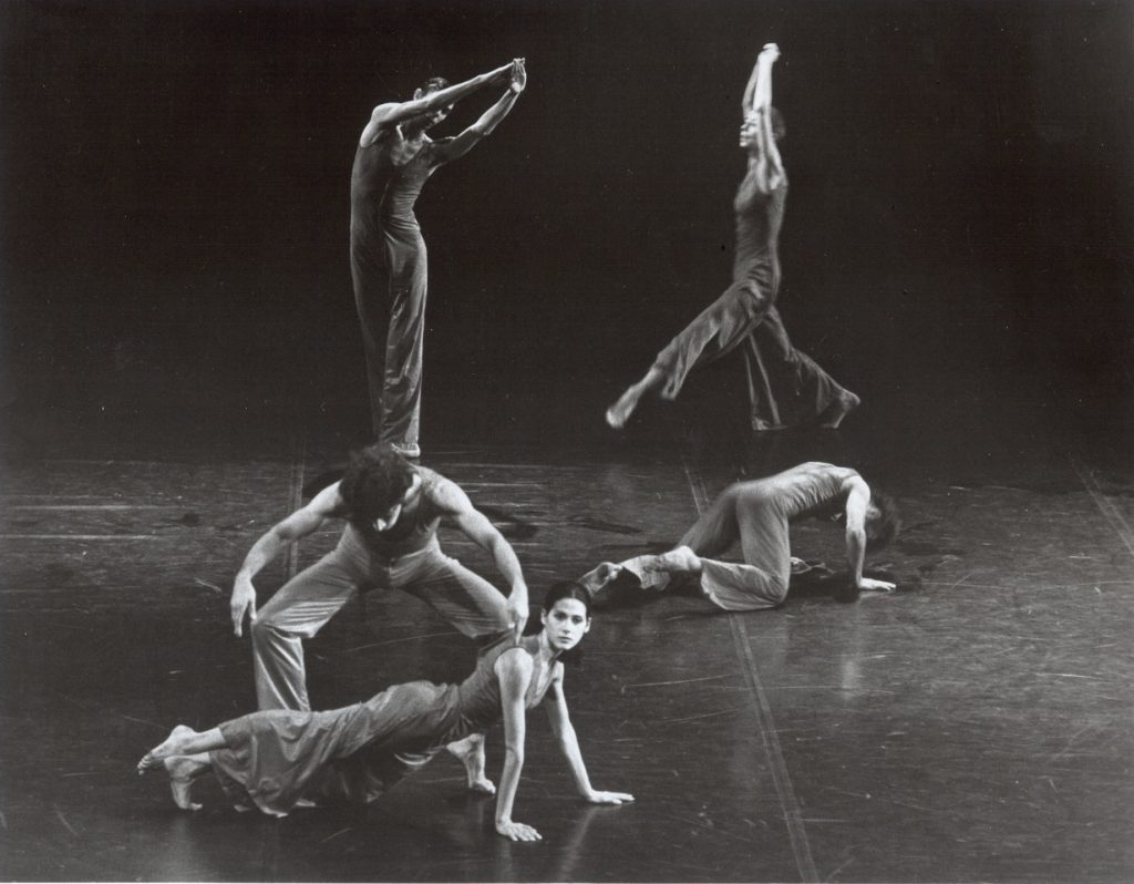 Top L to R: Jeff Slayton, Viola Farber. Bottom L to R: Andé Peck, Anne Koren, Willi Feuer in Viola Farber's "Willi I" (1974)- Music by Alvin Lucier - Photo: Johan Elbers 