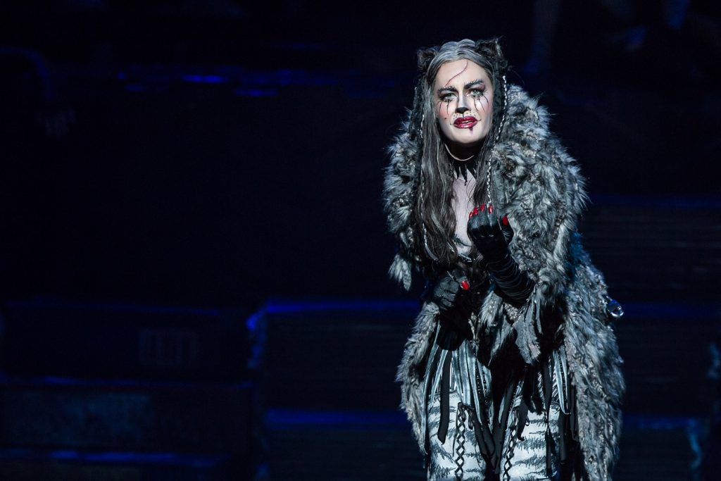 Segerstrom Center for the Arts - Mamie Parris as Grizabella in CATS - Photo by Matthew Murphy