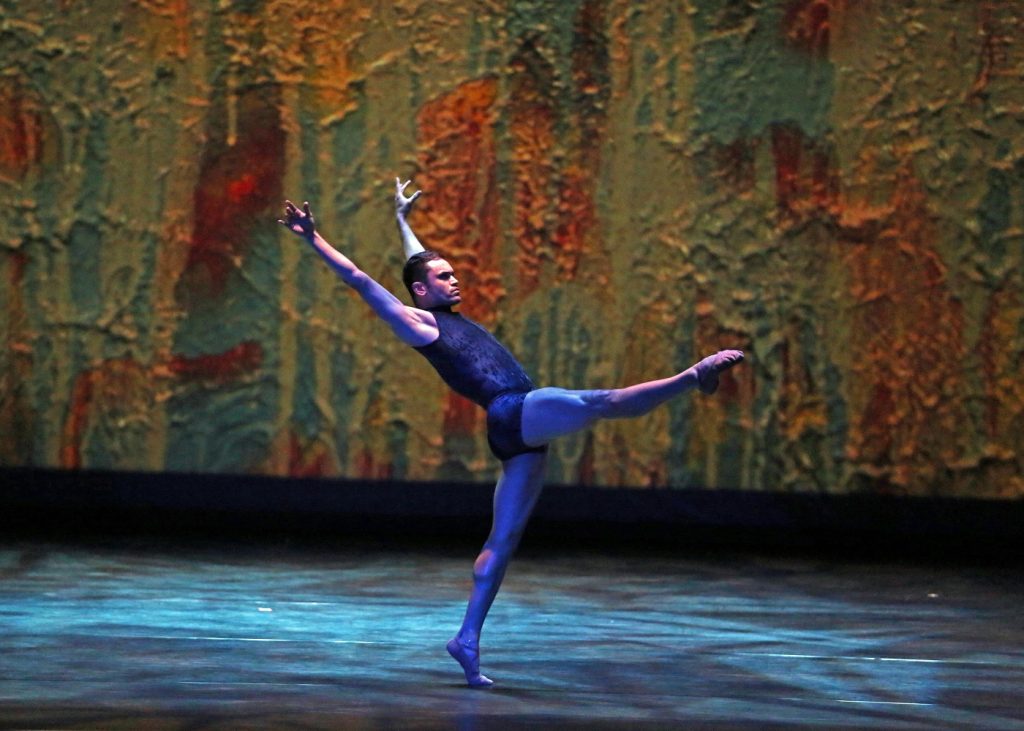 Raiford Rogers Modern Ballet - Gustavo Barros in "Naivete of Flowers" - Photo by A. Trelease