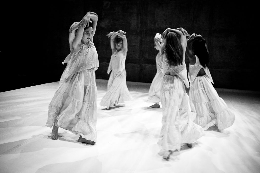 L.A. Contemporary Dance Company in Kate Hutter Mason's "Triptych" - Photo by Taso Papadakis