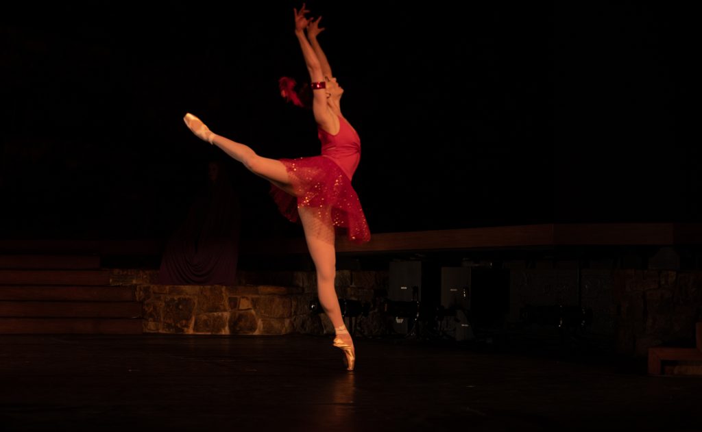 Luminario Ballet -Kelly Emerson in Judith FLEX Helle's "Firebird"- Photo by Chen Ford.