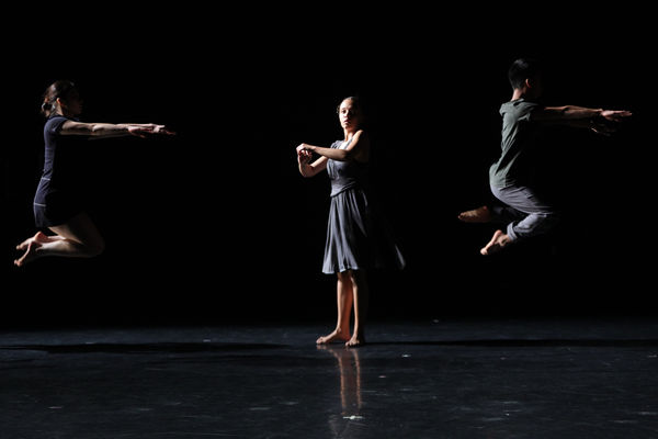 "Only then", from a selection of excerpts of work by Danielle Agami Original choreography by Danielle Agami (2014/other) Staged by Danielle Agami and Ate9 company members Sarah Butler and Rebecah Goldstone - Photo by Rafael Hernandez, Courtesy of CalArts