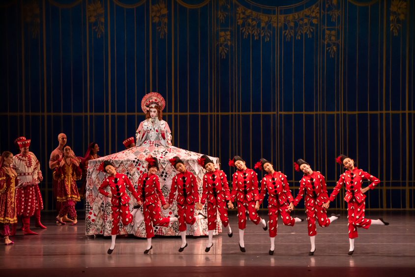 American Ballet Theatre - The Nutcracker - Tyler Maloney as Mother Ginger, Polichinelles - Photo by Doug Gifford