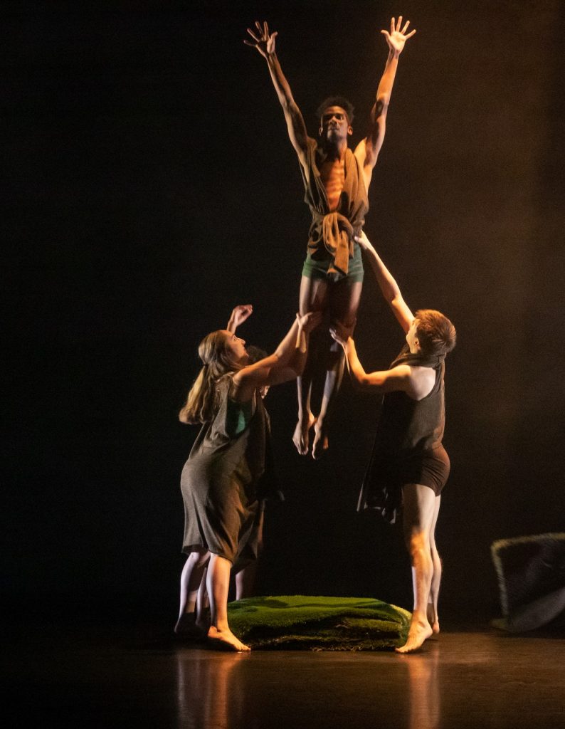 Dance Aegis in "This Land" - Choreography by Andrea Knowlton - Photo by Brian Wallenberg