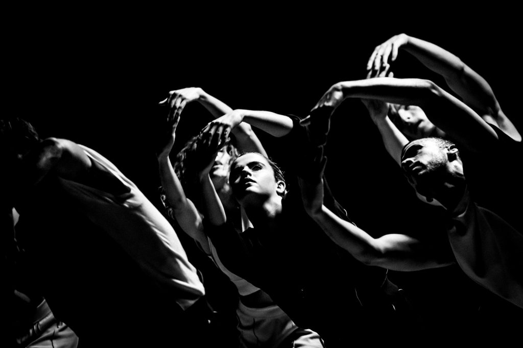 Cast of "I fall, I flow, I melt" Choreography by Benjamin Millepied - Photo by Jonathan Potter