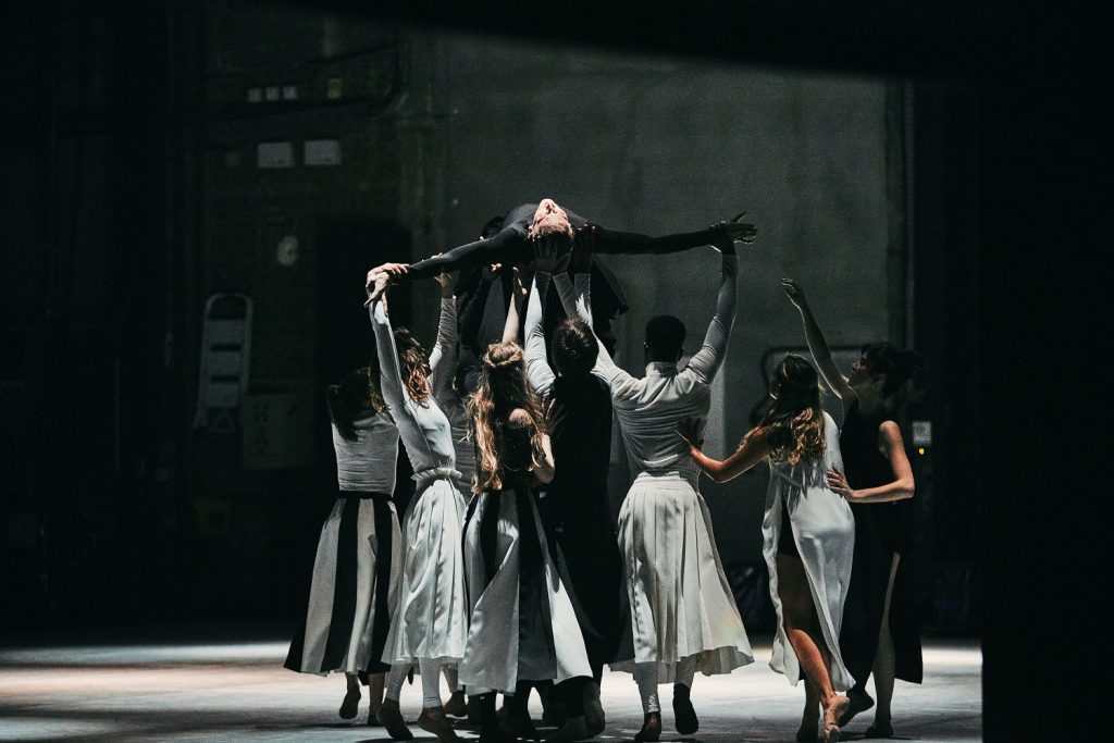 Cast of "I fall, I flow, I melt" Choreography by Benjamin Millepied - Photo by Daniel Beres