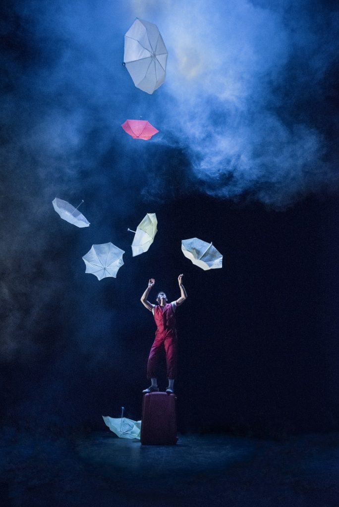 Acrobuffos in Air Play - Photo by Florence Montmare