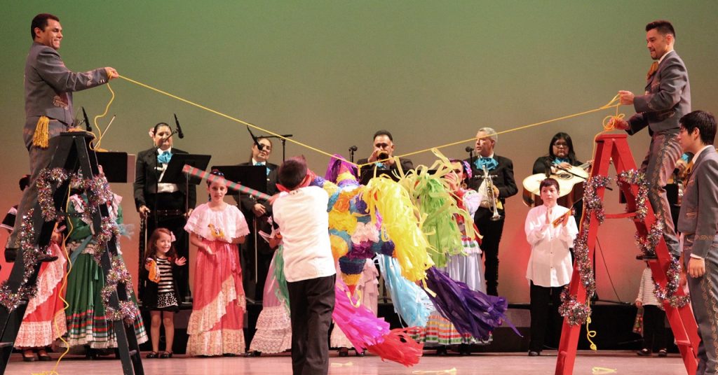 Danza Floricanto/USA - La Piñata - Photo courtesy of the company 