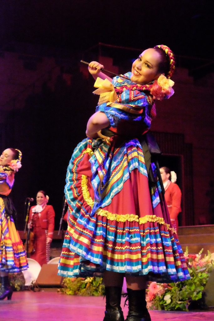 Ballet Folklorico Ollín. Photo courtesy of the artists and LA Phil.