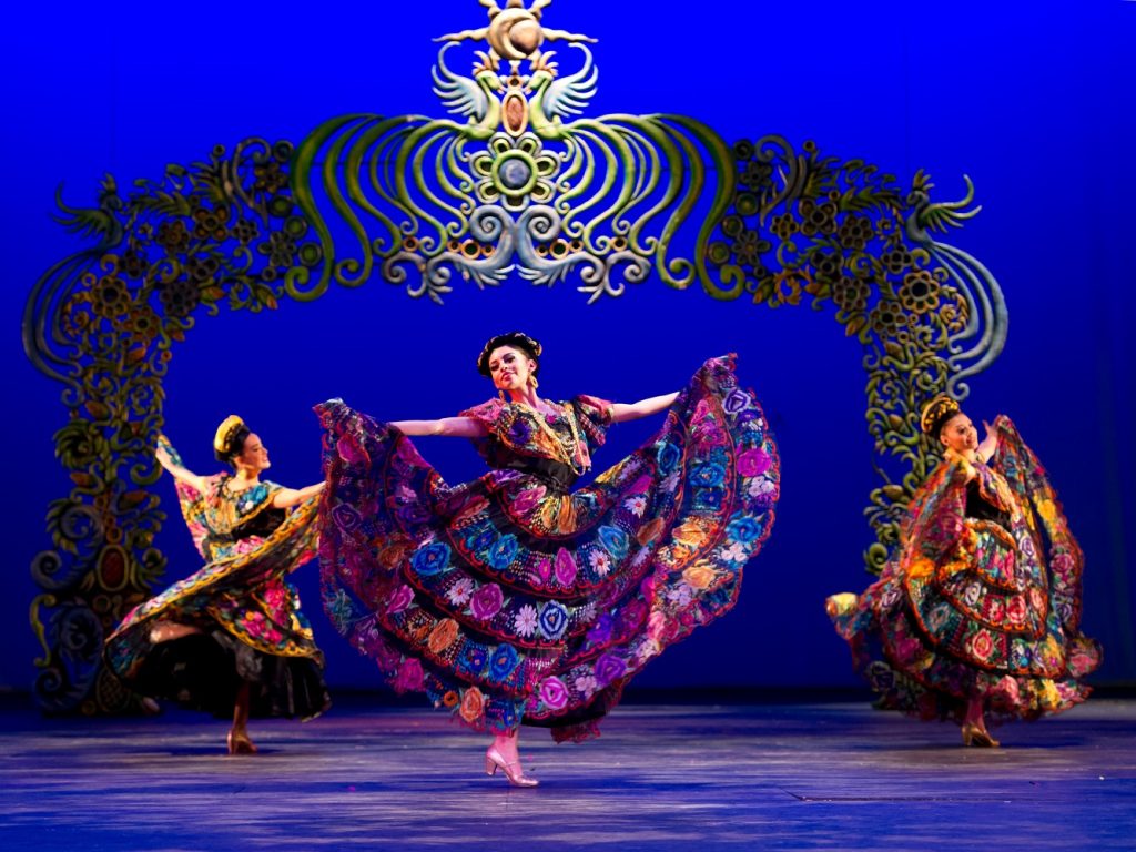  Ballet Folklórico de México de Amalia Hernández - Chiapas - Photo courtesy of The Segerstrom Center