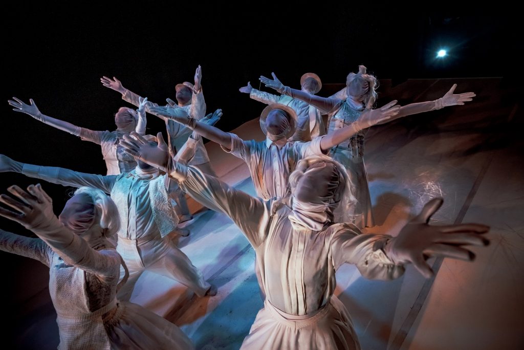 LACDC in "Dancing In Snow" by Roderick George - Photo by @TasoPapadakis for L.A. Contemporary Dance Company