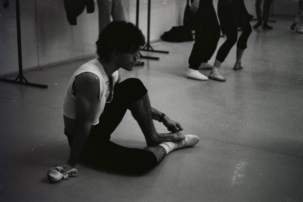 Richard Fein resting during rehearsal of William Forsythe's "Steptext" - Photo by Antony Rizzi