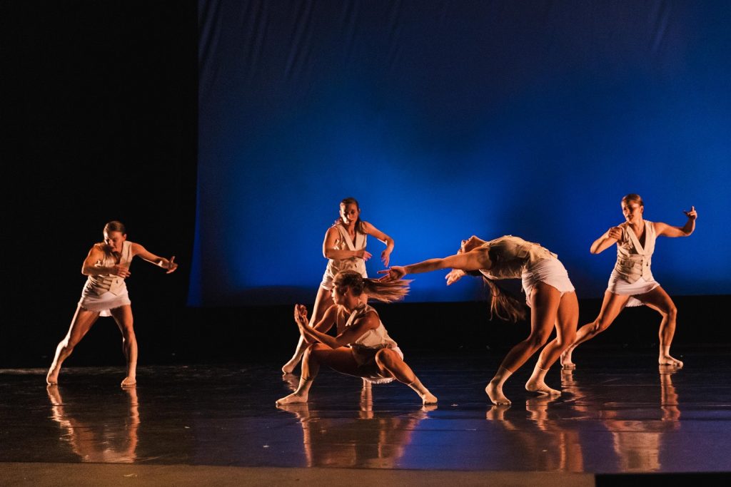 Emergent Dance Company in "I Think It Is Right" choreography by Megan Pulfer - Photo by Jazley Faith @jazleyfaithphoto
