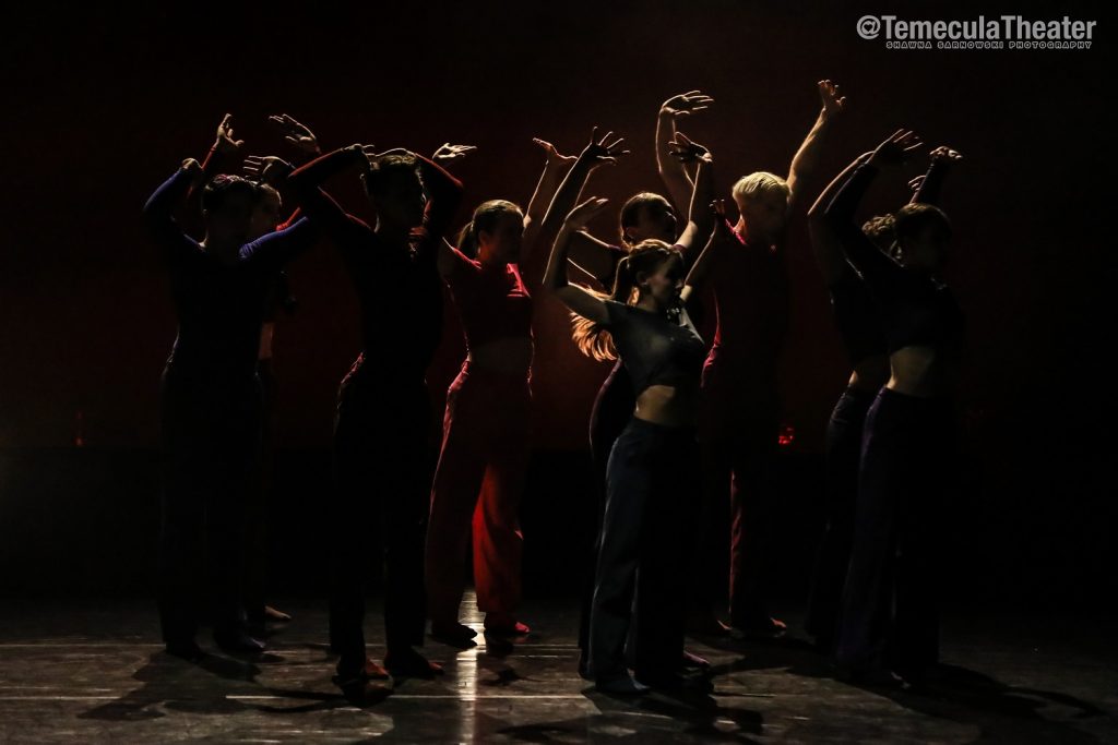 Backhausdance - Everywhere, But Here (2022) - Choreography by  Tommie-Waheed Evans - Photo by Shawna Sarnowski