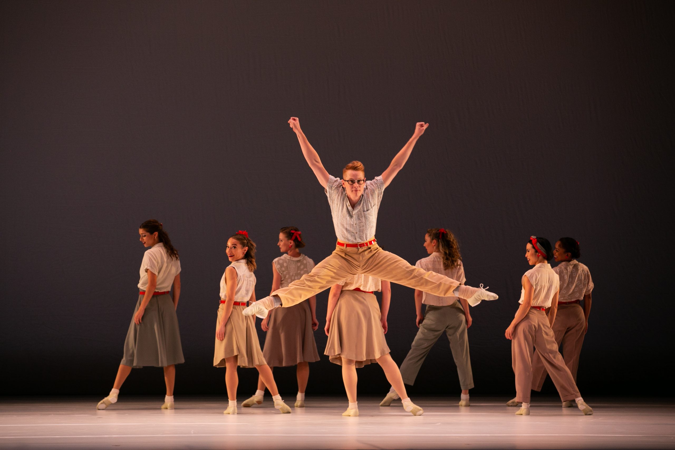 Paul Taylor Dance Company. Photo by Whitney Browne