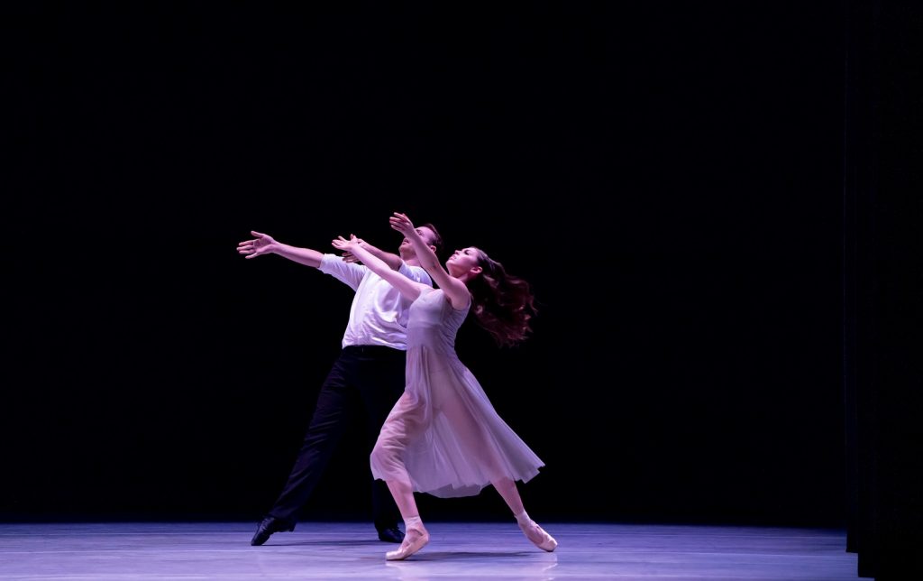 LA Ballet - Aviva Gelfer-Mundl and Evan Swenson in Melissa Barak's MemoryHouse - Photo by Cheryl Mann