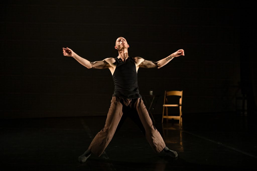 Sam McReynolds in his solo "I want to make something happy" - Photo by Denise Leitner